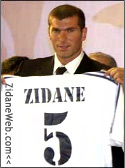 Zidane presented at Real Madrid, Spain in the summer of 2001